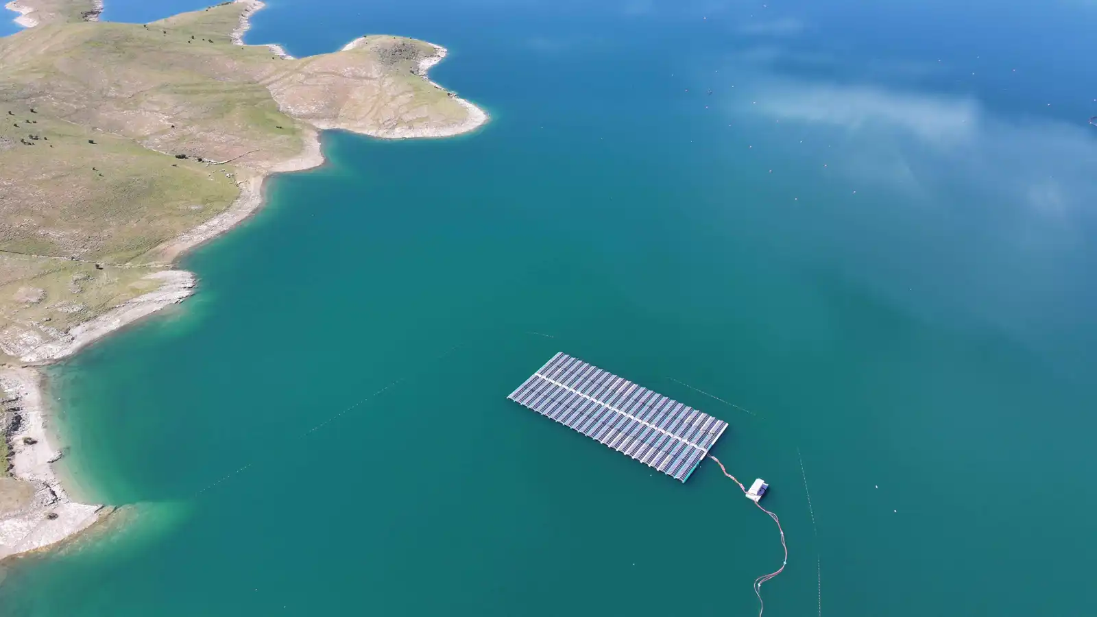 استثمار ضخم يعيد رسم خريطة الطاقة.. السعودية تضخ ملياري دولار في الطاقة الشمسية بتركيا