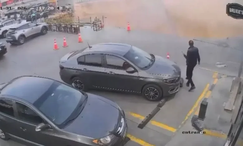 فيديو مرعب لهبوط أرضي يبتلع جزءًا من محطة وقود في مصر ويثير مخاوف متجددة