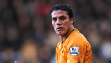 صورة القبض على عمرو زكي في مطار القاهرة وتنفيذ حكم قضائي بالحبس