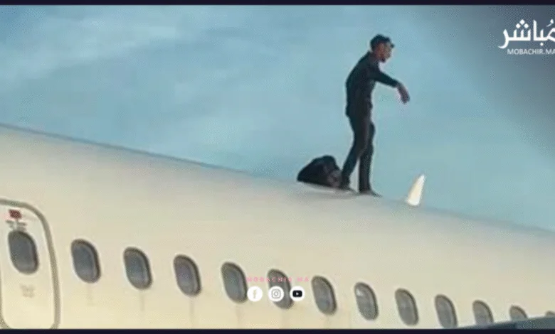 رجل يقتحم طائرة في إسبانيا ويؤخر رحلة إلى أمستردام