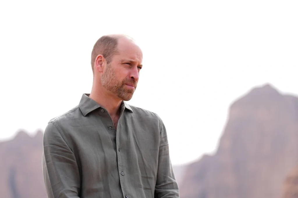 ولي عهد بريطانيا يغرس شجرة في شرعان ويبعث رسالة خضراء من قلب العُلا