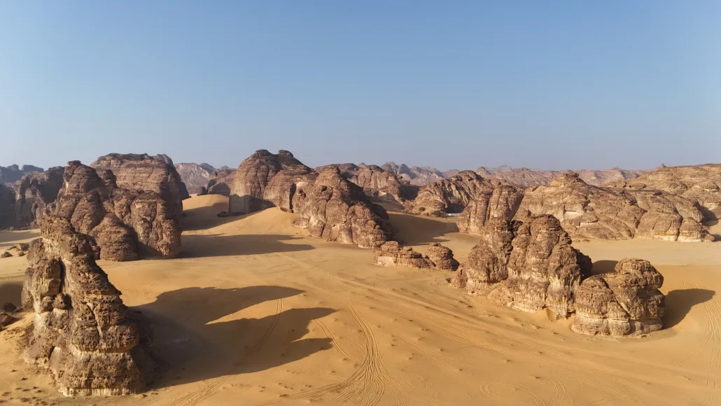 وادي الفن في العُلا.. حين تتحول الصحراء إلى معرض عالمي مفتوح