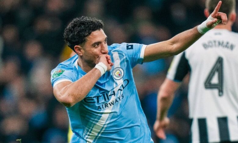 مرموش يشعل سماء مانشستر.. سيتي إلى نهائي كأس الرابطة بثنائية مصرية