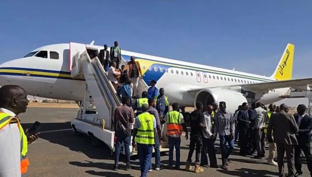 هبوط أول طائرة ركاب في مطار الخرطوم بعد ثلاث سنوات من التوقف.. عودة تدريجية للحياة الجوية