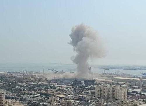 هجوم مسيّرات يضرب خزانات الوقود في ميناء الدقم.. عُمان تتحرك لاحتواء الأضرار وتفتح تحقيقًا واسعًا