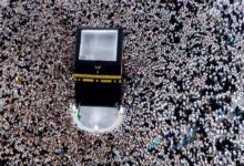 صورة ليلة 18 رمضان في الحرم.. حشود غفيرة وعمرة بانسيابية عالية في أجواء أمن وطمأنينة