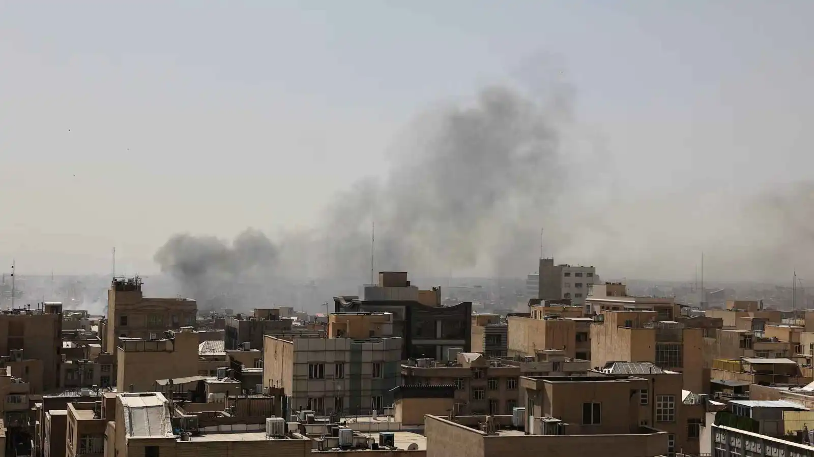 مأساة مدرسة البنات في ميناب تهزّ إيران.. 165 طفلة تحت الأنقاض و95 مصابة في قصف تُحمّله طهران لواشنطن وتل أبيب