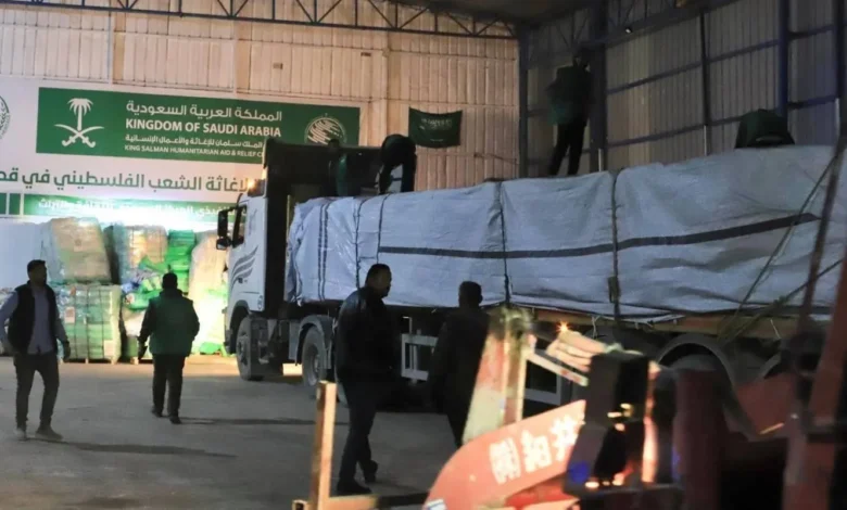 قافلة سعودية جديدة تصل غزة.. دعم إنساني متواصل للمحتاجين