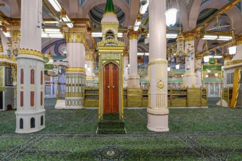 ممر السلام في المسجد النبوي.. الطريق الأهم لزيارة الروضة يخدم أكثر من 70 ألف زائر يوميًا