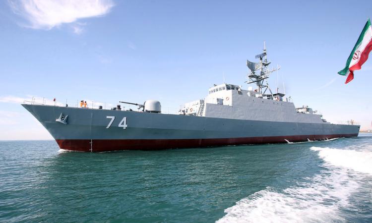 غرق فرقاطة إيرانية قبالة سريلانكا.. إنقاذ بحّارة وإعلان أميركي عن تدمير 17 سفينة إيرانية