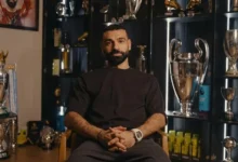 صورة ساعة محمد صلاح تشعل الجدل في فيديو الوداع.. تفاصيل مذهلة وسعر خرافي