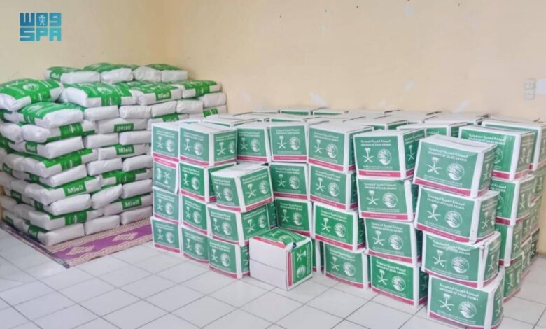 دعم سعودي جديد لليمن.. مركز الملك سلمان يسلّم شحنة أدوية لمكافحة الملاريا