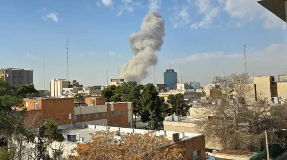 انفجارات تهز طهران وغارات واسعة.. التصعيد يدخل مرحلة أكثر خطورة