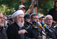 صورة نعيم قاسم على “قائمة التصفية”.. إسرائيل تفتح جبهة لبنان بالتوازي مع إيران و”حزب الله” يردّ لأول مرة منذ هدنة 2024