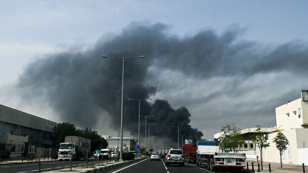 محاولة استهداف رأس تنورة تُحبط في اللحظة الأخيرة.. الدفاع الجوي السعودي يقطع الطريق على هجوم بمسيّرة دون أضرار