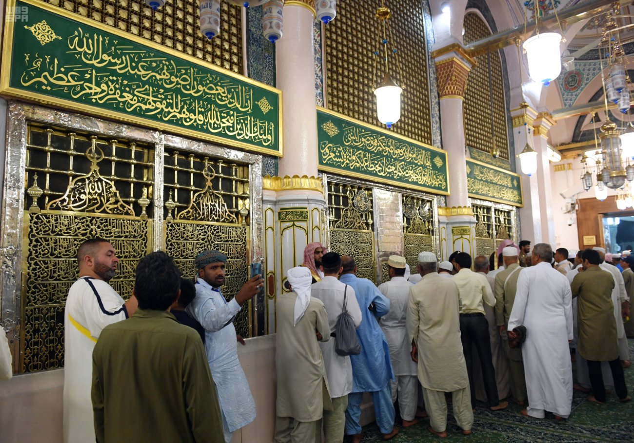 ممر السلام في المسجد النبوي.. الطريق الأهم لزيارة الروضة يخدم أكثر من 70 ألف زائر يوميًا