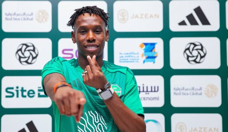 رينارد يستبعد زكريا هوساوي عن معسكر المنتخب السعودي قبل مواجهة مصر ضمن استعدادات كأس العالم 2026