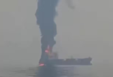 صورة إيران تُشعل مضيق هرمز.. استهداف ناقلة نفط وحريق يضع الملاحة العالمية على حافة اختبار خطير