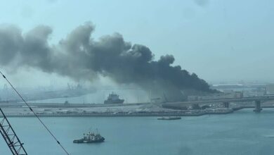 صورة ترامب يفتح جبهة البحر.. تدمير وإغراق 9 سفن إيرانية يرفع سقف المواجهة