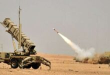 صورة تصدي الدفاع الجوي السعودي لهجمات مسيرات وصواريخ باليستية فجر الأربعاء