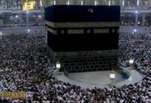 صورة طواف لا ينقطع فجر الخامس عشر من رمضان.. مشاهد إيمانية تُلخّص موسم مكة في ذروة الروحانية