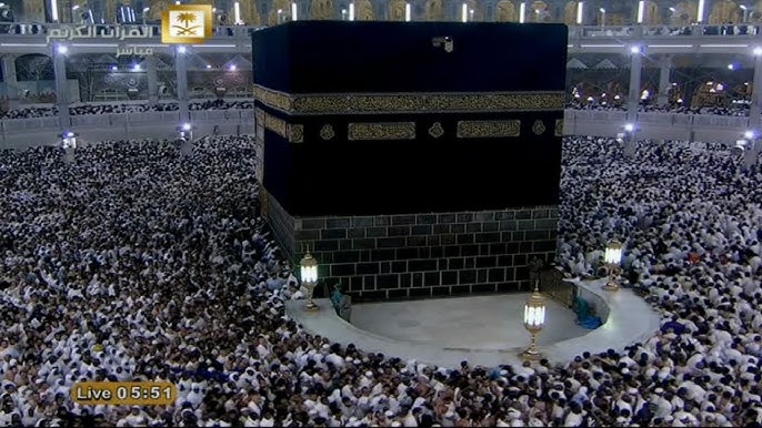 طواف لا ينقطع فجر الخامس عشر من رمضان.. مشاهد إيمانية تُلخّص موسم مكة في ذروة الروحانية