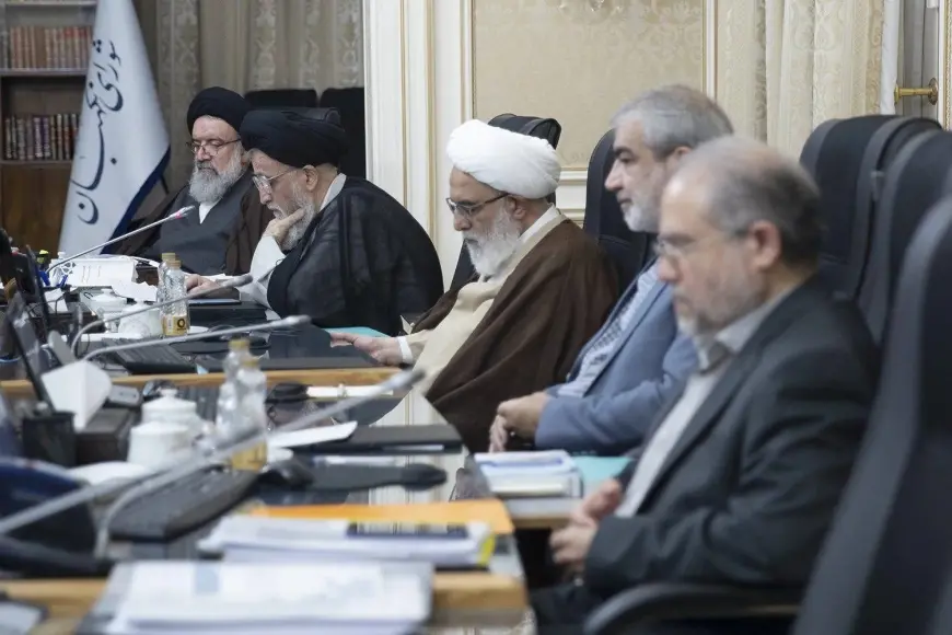 تأجيل حسم "المرشد الجديد" في إيران.. مجلس الخبراء ينتظر ما بعد التشييع وتقارير عن استهداف مبنى في قم