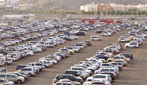 11 موقفًا على مداخل مكة.. خطة مرورية لتخفيف الزحام وتسهيل وصول المعتمرين للحرم