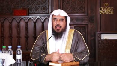 صورة الخثلان يفتح بوابة العشر الأواخر.. اعتكاف وتقليل الانشغال وترجيح أن ليلة القدر ثابتة