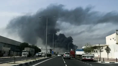 صورة حريق في مدينة سلمان الصناعية بعد شظايا صاروخ مُعترض.. وفاة عامل آسيوي وإصابتان بليغتان