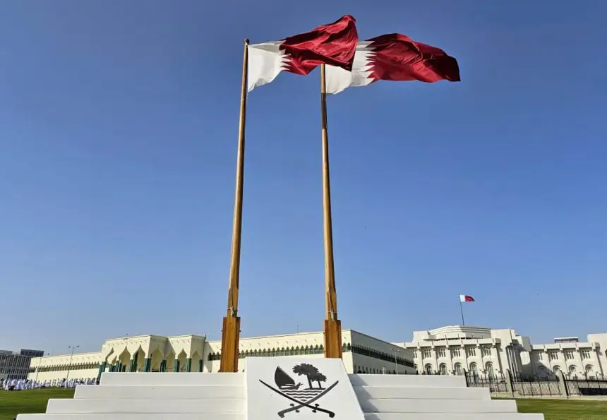 الداخلية القطرية ترفع مستوى التهديد الأمني وتدعو للبقاء في المنازل.. تحذير صارم من الشائعات ومقاطع الذكاء الاصطناعي