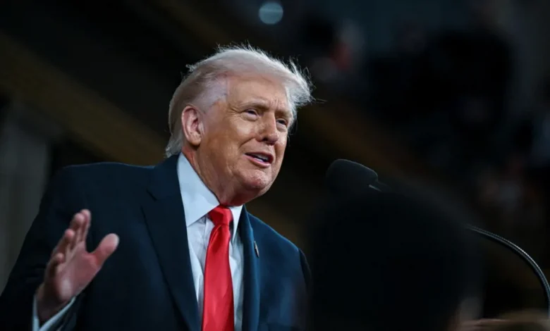 ترامب يلوّح بتصعيد أكبر ضد إيران.. "الموجة الكبرى" لم تبدأ بعد والحرب قد تُحسم خلال أسابيع