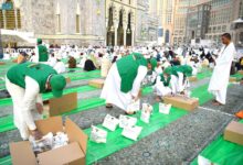 صورة جمعية البر بحقال توزّع 70 ألف وجبة داخل الحرم في 10 أيام.. مبادرة رمضانية تُعزّز التكافل وخدمة ضيوف الرحمن