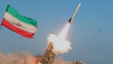 صورة هجوم إيراني على الإمارات يرفع التوتر الإقليمي والدفاعات الجوية تتصدى للصواريخ والمسيّرات