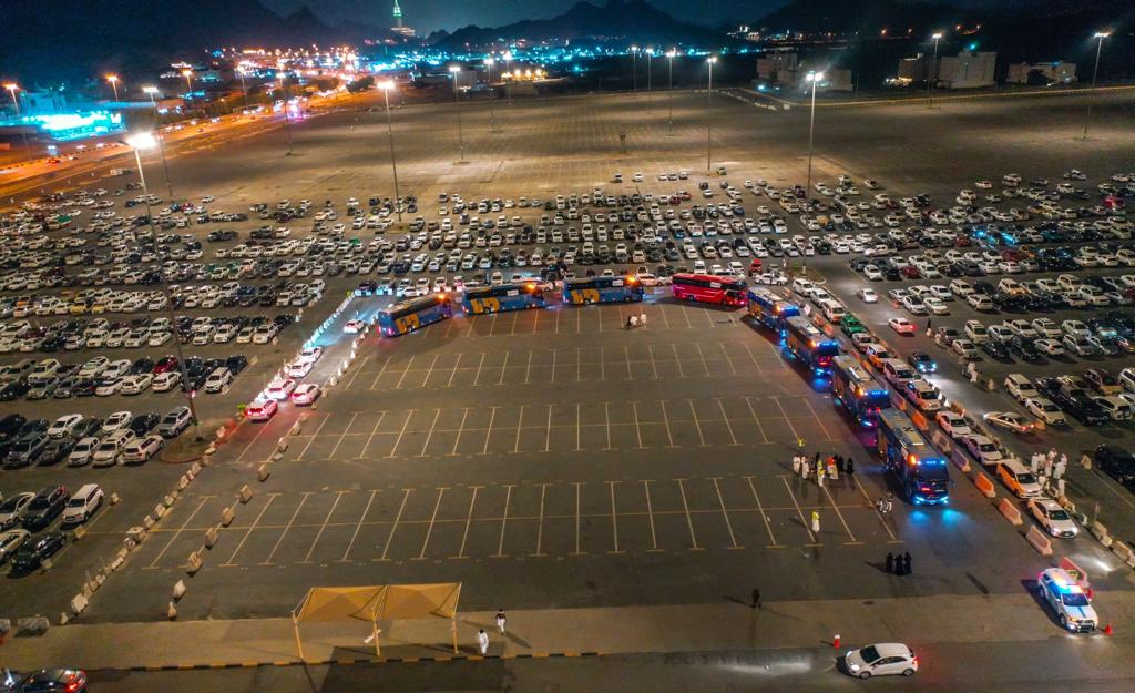 11 موقفًا على مداخل مكة.. خطة مرورية لتخفيف الزحام وتسهيل وصول المعتمرين للحرم