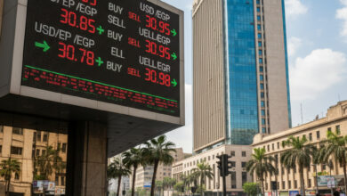 صورة سعر الدولار في البنك الأهلي.. تذبذبات السوق وآلية التحديث اليومي