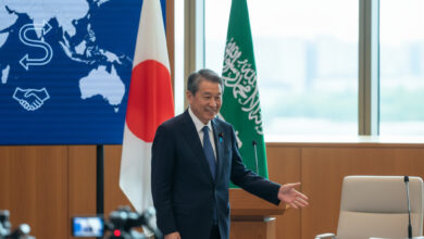 صورة وزير خارجية اليابان يثمن جهود الأمير فيصل بن فرحان في حل النزاع مع إيران.. ويؤكد أهمية تعزيز الاستقرار الإقليمي